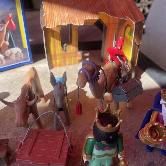 Playmobil Christmas Nativity 3996 & 3997 Wise Men Kings Sets Parts Lot & Book - Picture 5 of 15